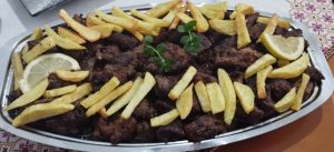 ΣΥΚΩΤΙ ΜΟΣΧΑΡΙΣΙΟ ΜΕ ΚΑΡΑΜΕΛΩΜΕΝΑ ΚΡΕΜΜΥΔΙΑ